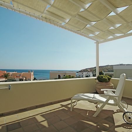 Emilia Luxury Apartments Megas Gialos - Nites Bagian luar foto