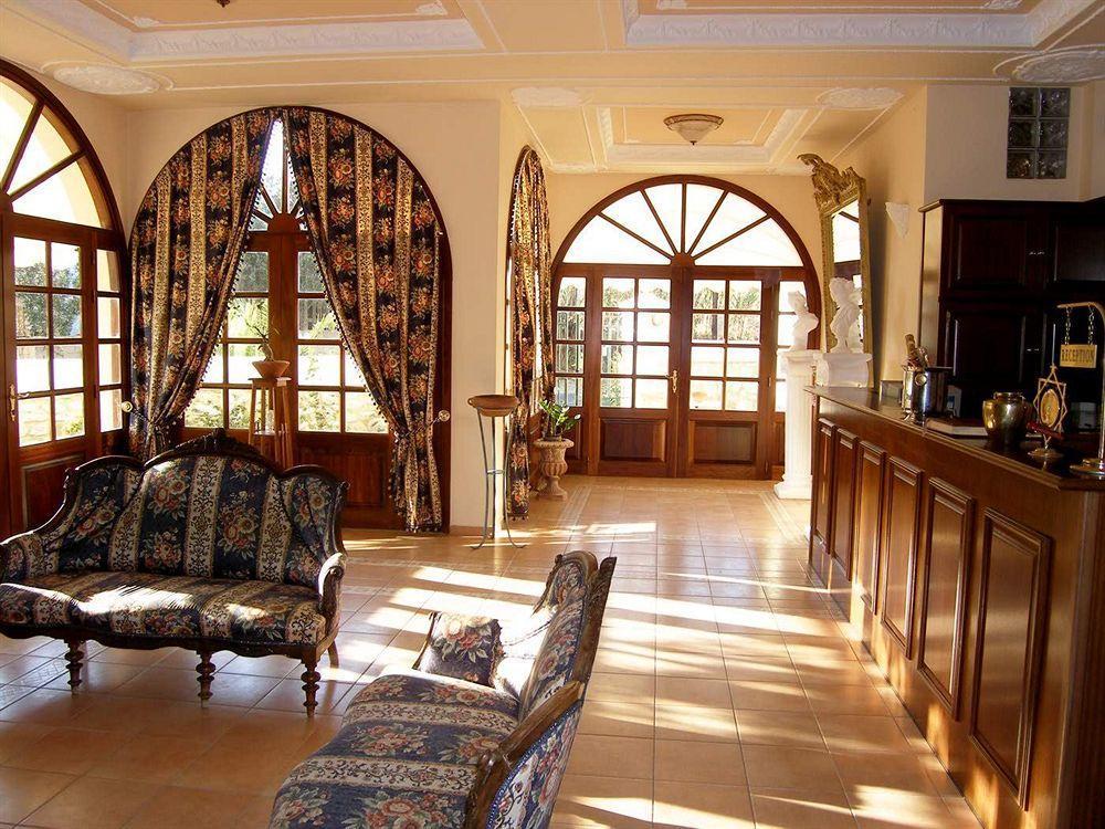 Emilia Luxury Apartments Megas Gialos - Nites Bagian luar foto