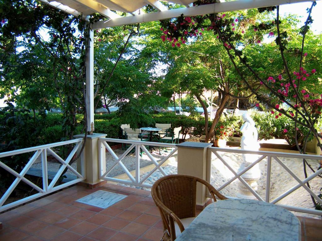 Emilia Luxury Apartments Megas Gialos - Nites Ruang foto