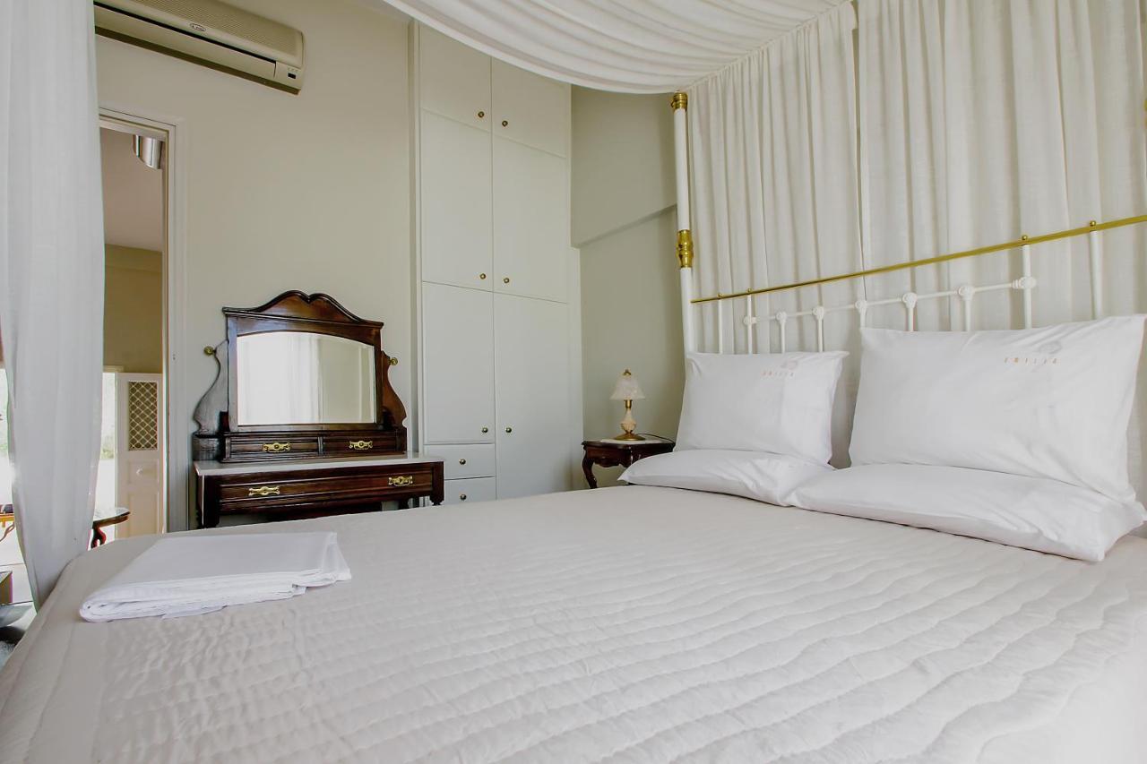 Emilia Luxury Apartments Megas Gialos - Nites Bagian luar foto