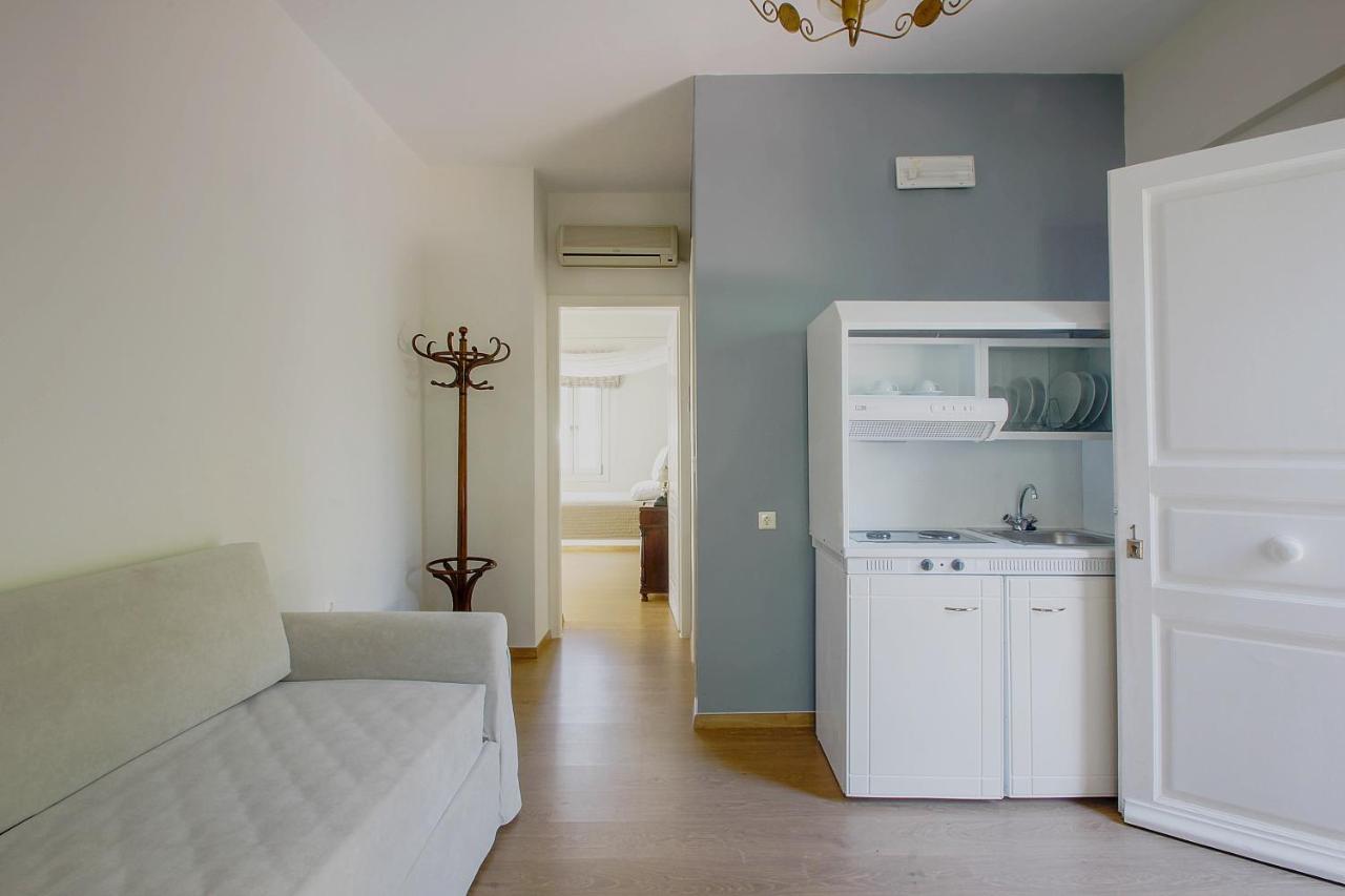 Emilia Luxury Apartments Megas Gialos - Nites Bagian luar foto