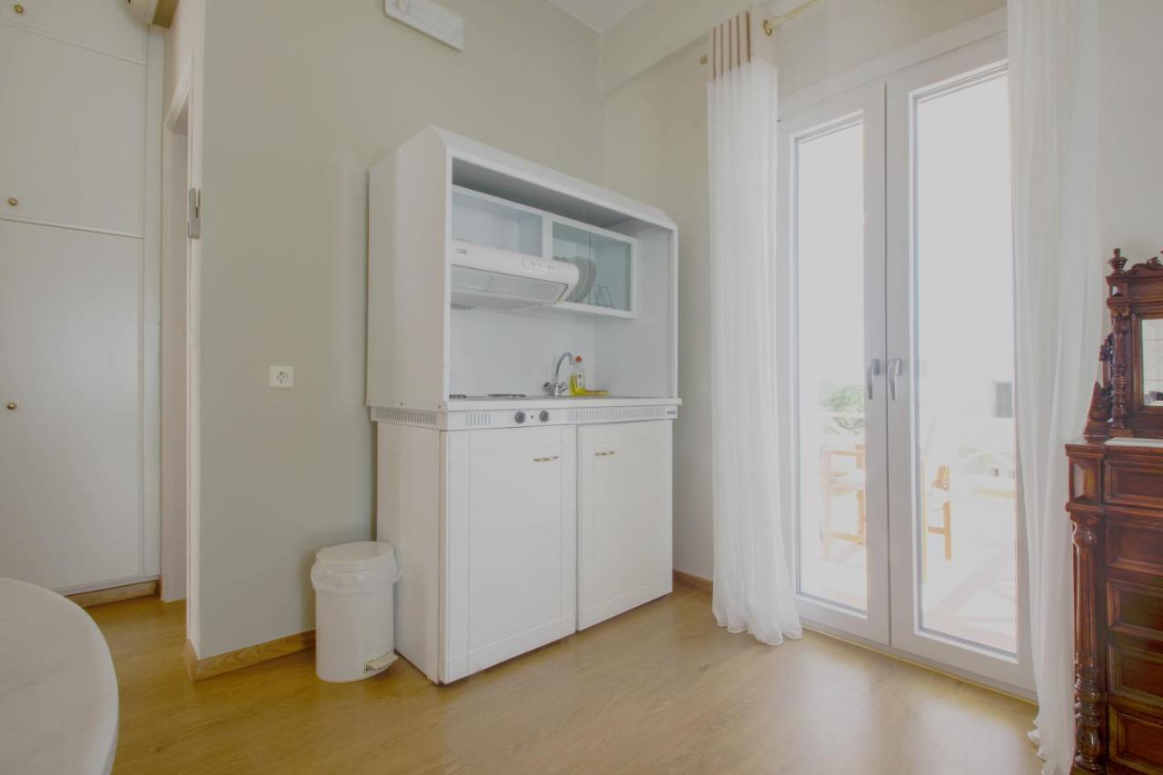 Emilia Luxury Apartments Megas Gialos - Nites Bagian luar foto