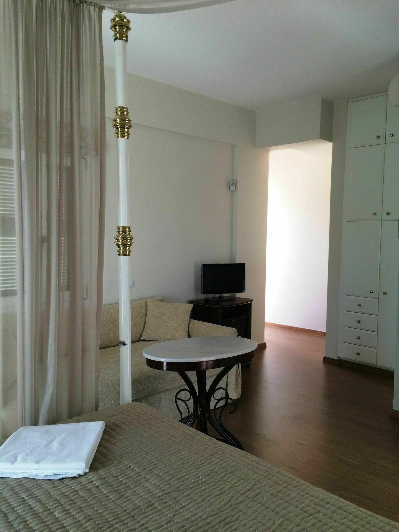 Emilia Luxury Apartments Megas Gialos - Nites Bagian luar foto